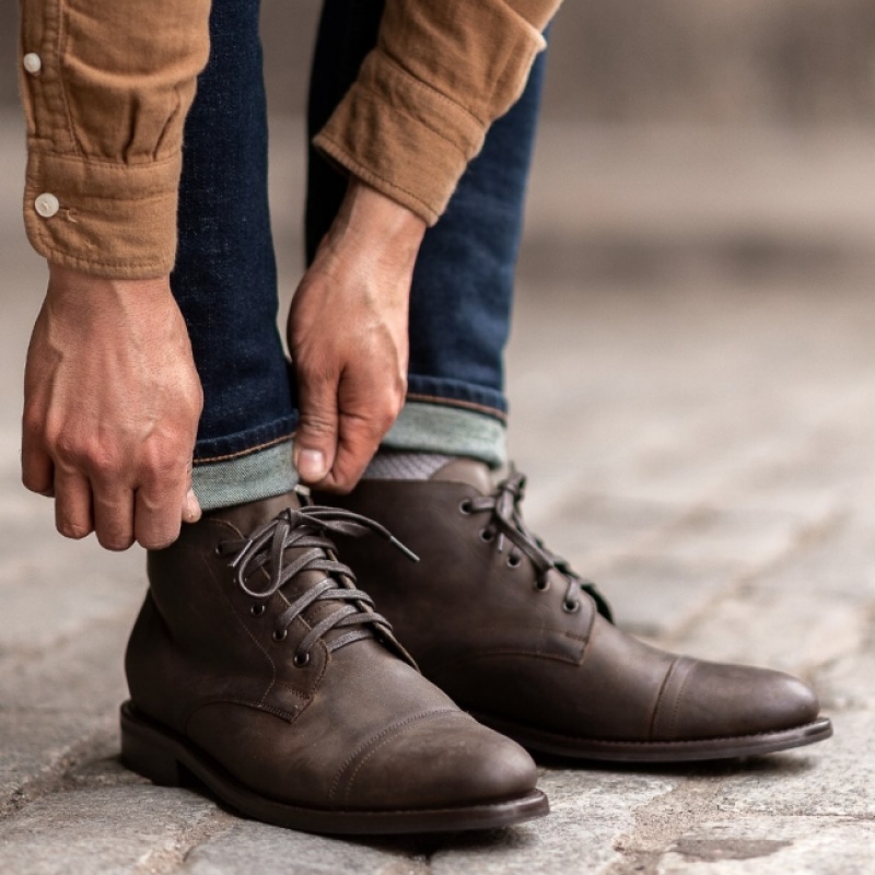 Men's Thursday Boots Cadet Chukka Boots Brown | UAE357040