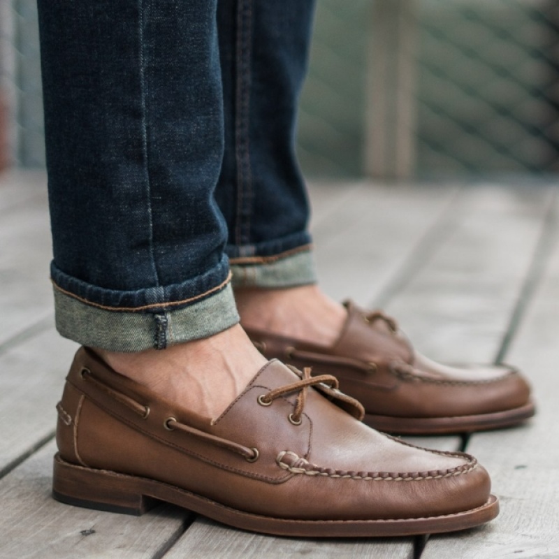 Men's Thursday Boots Handsewn Boat Shoes Brown | UAE357196