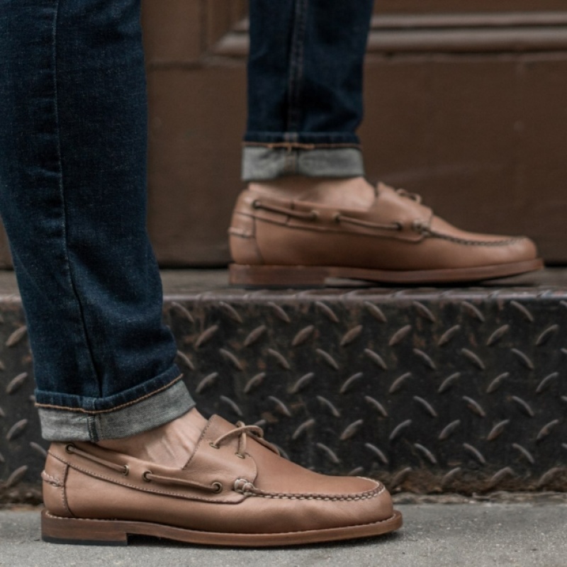 Men's Thursday Boots Handsewn Boat Shoes Brown | UAE357197