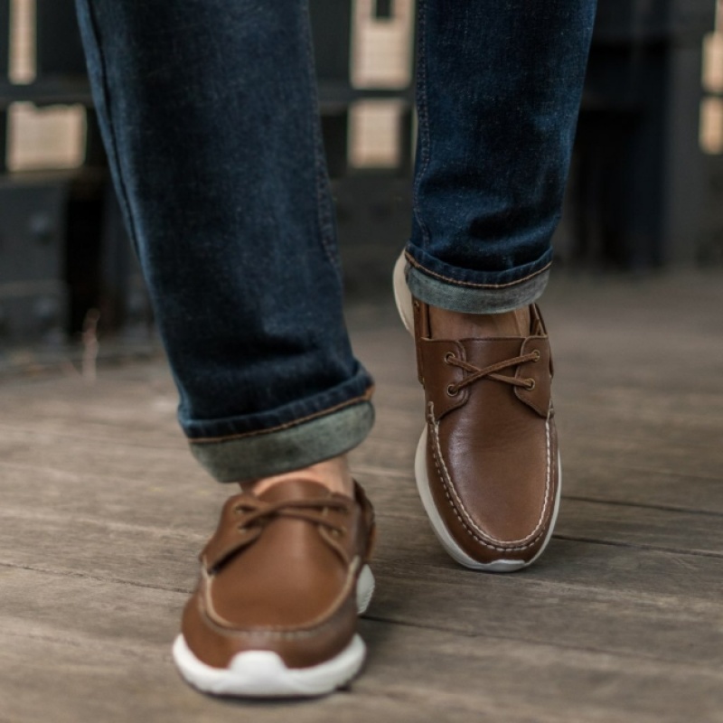 Men's Thursday Boots Handsewn Runner Boat Shoes Brown | UAE357202