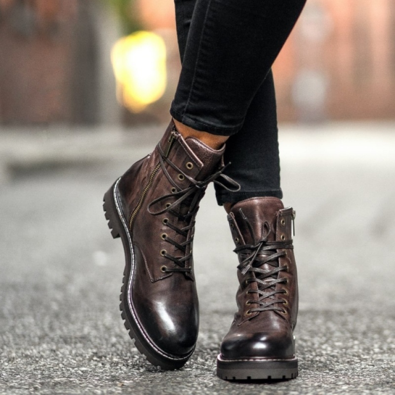 Women's Thursday Boots Combat Lace-Up Boots Brown | UAE356961